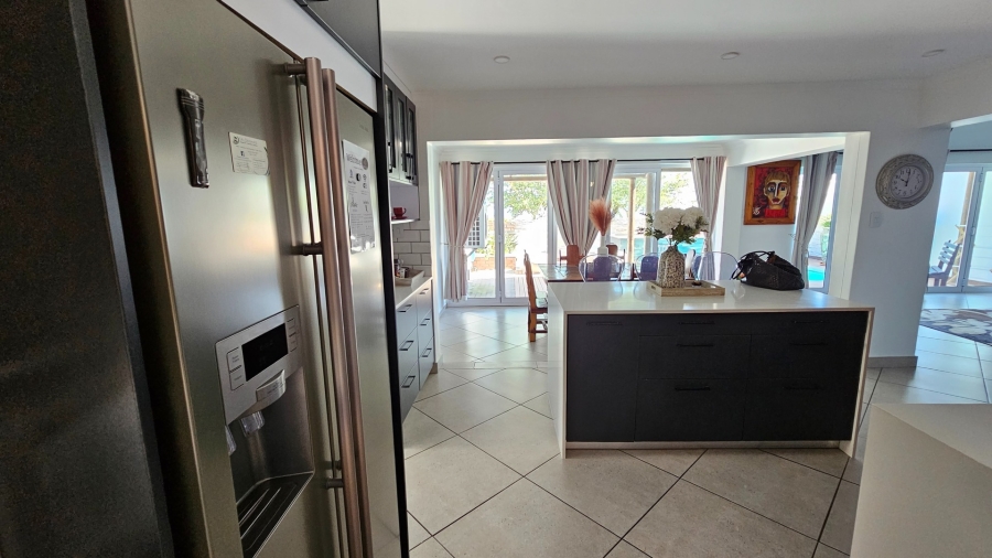 4 Bedroom Property for Sale in Britannia Bay Western Cape